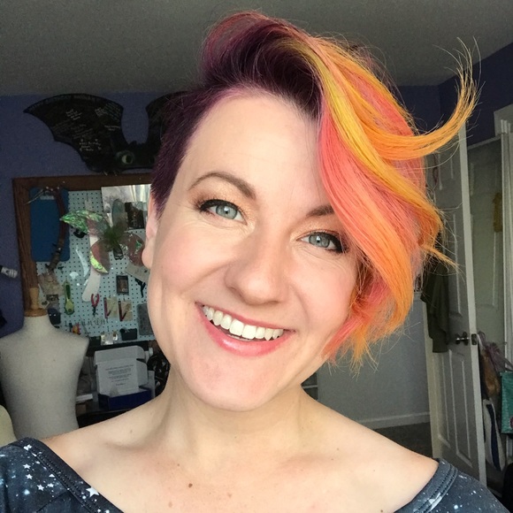 Meet your Posher, Hannah - Picture 2 of 8